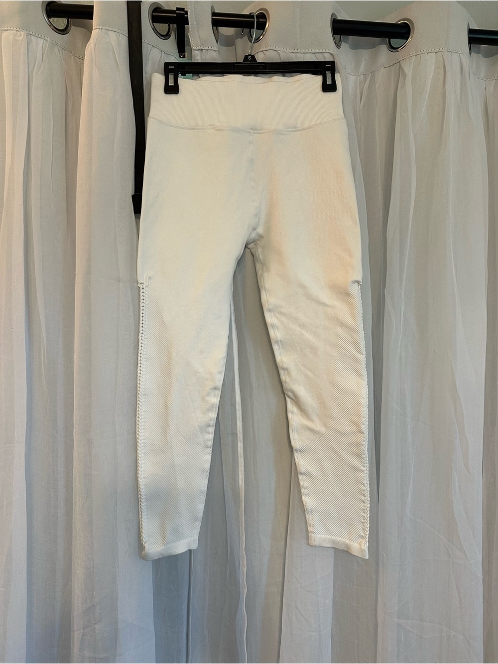Offline by Aerie Textured High-Waist Leggings - Picture 5 of 7
